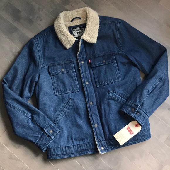 ❗️Last Chance Levi’s Fur Lined Trucker Jean Jacket - Picture 2 of 8